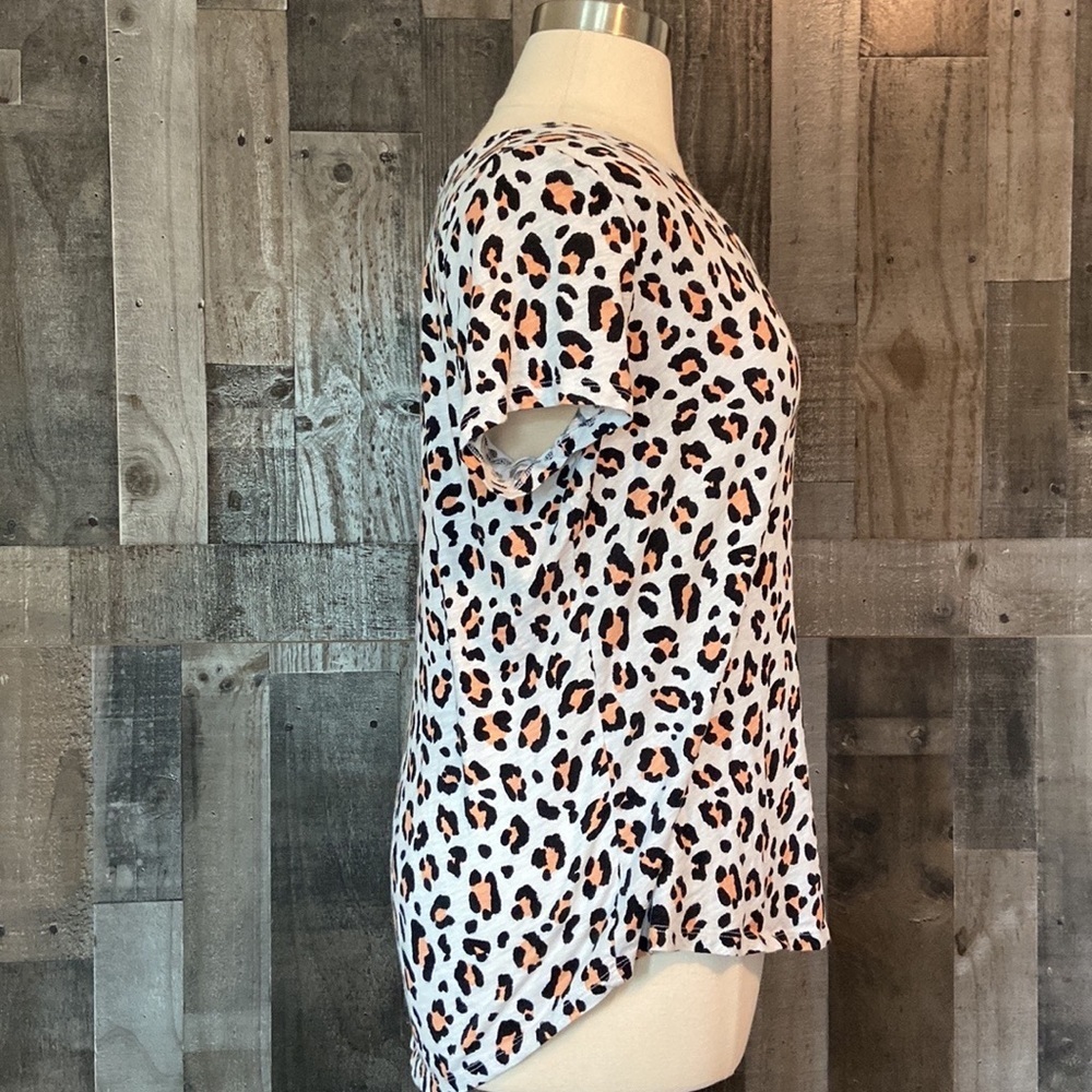 Torrid 0 Leopard Print Tee Relaxed Fit Pastel Cas… - image 7